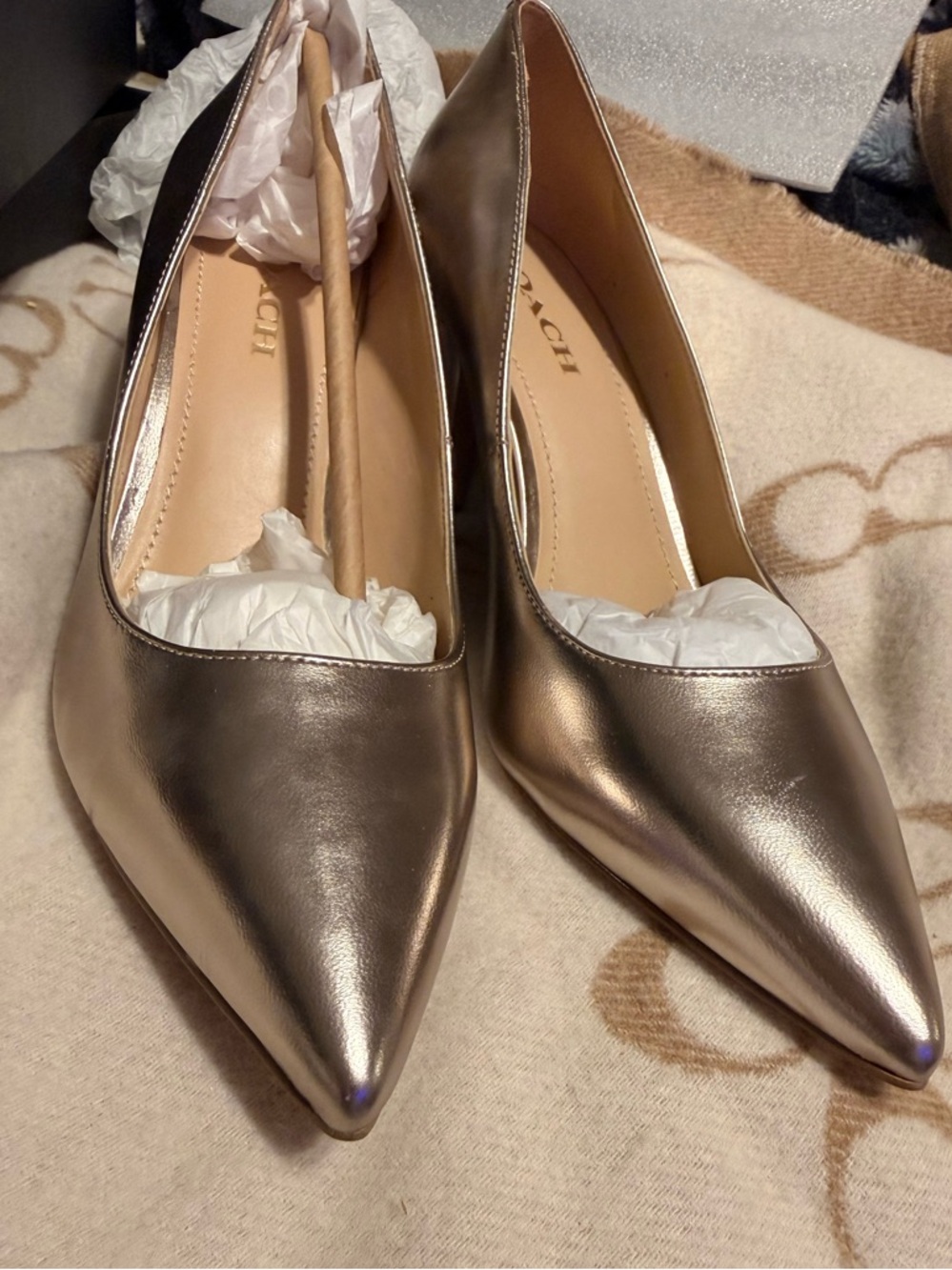 COACH SIZE 11 WILEY Metallic Pointed-Toe Pumps NEVER WORN Approx 3 to 3.5 inches - Picture 7 of 11